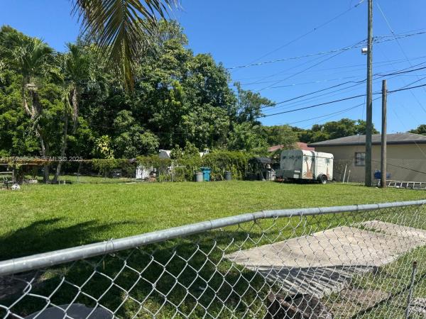 Bowling Green, 5241 NW 11th Ave, Miami, Florida 33127, image 3