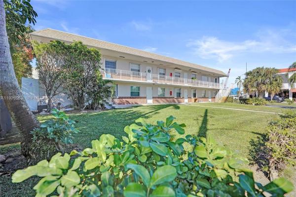 Castlewood, 243 Castlewood Dr #2, North Palm Beach, Florida 33408, image 1