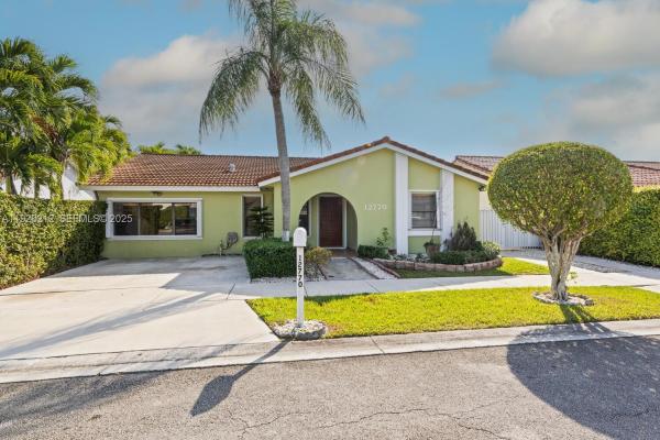 Vista, 12770 NW 11th St, Tamiami, Florida 33182, image 2