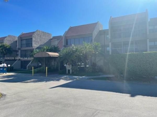 Racquet Club At Bonaventure, 240 Lakeview Dr #312, Weston, Florida 33326, image 1