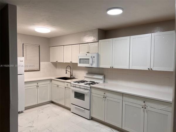 4300 SW 67th Ave #21, Unincorporated Dade County, Florida 33155, image 1