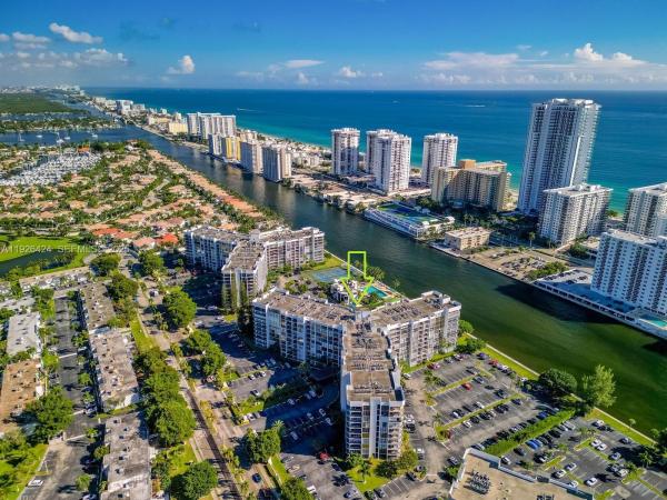 Oceanview Park, 800 Parkview Dr #701, Hallandale Beach, Florida 33009, image 2
