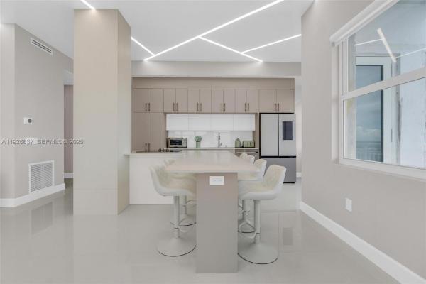 Del Prado, 18011 Biscayne Blvd #PH04, Aventura, Florida 33160, image 1