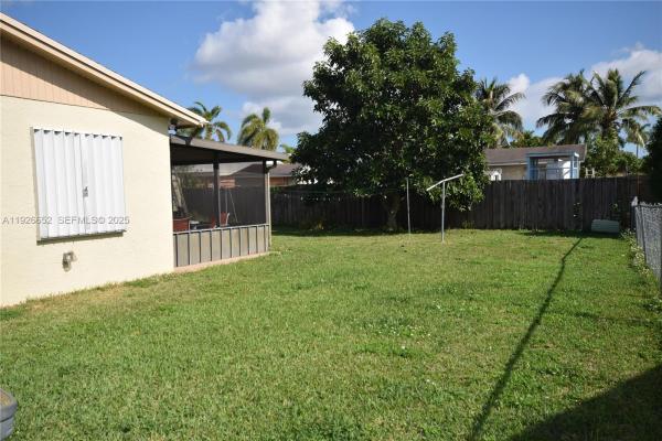21st Century Homes, 30613 SW 152nd Pl, Leisure City, Florida 33033, image 2