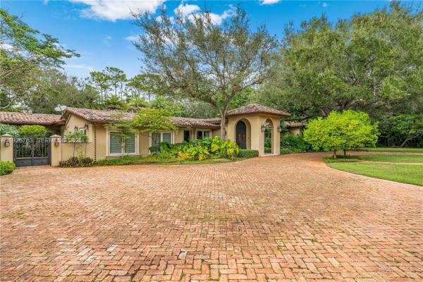 Jayco, 6755 SW 99th Ter, Pinecrest, Florida 33156, image 1