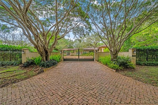 Jayco, 6755 SW 99th Ter, Pinecrest, Florida 33156, image 3