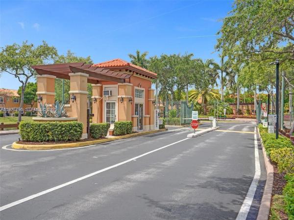 The Villas At Harbor Isles, 2150 Anchor Ct #2310, Dania Beach, Florida 33312, image 2