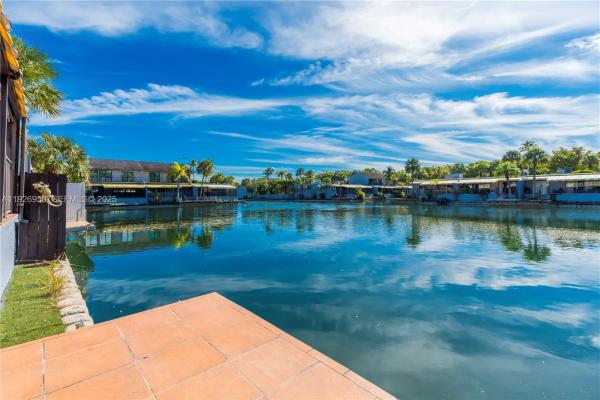 Windmill Gate, 6460 Milk Wagon Ln, Miami Lakes, Florida 33014, image 3
