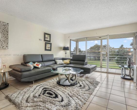 Sands Point, 8320 Sands Point Blvd #301M, Tamarac, Florida 33321, image 2