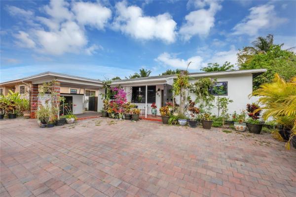 Poincianna Manor, 887 NE 145th St, North Miami, Florida 33161, image 1