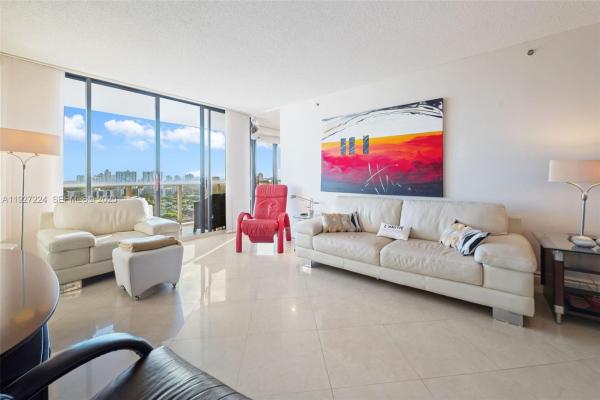 Harbor Tower At The Waterways, 3598 Yacht Club Dr #1804, Aventura, Florida 33180, image 3