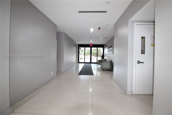 Coronado Tower 3, 20379 W Country Club Dr #2237, Aventura, Florida 33180, image 2