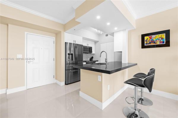 Cite On The Bay East, 2000 N Bayshore Dr #1503, Miami, Florida 33137, image 2