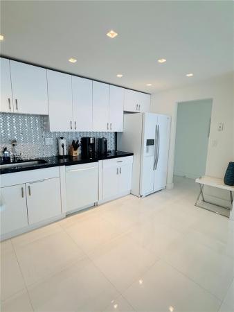 Ocean Reserve, 19370 Collins Ave #902, Sunny Isles Beach, Florida 33160, image 2