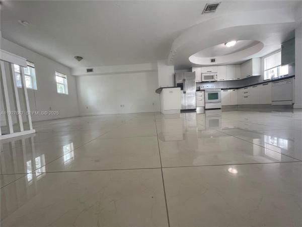 Hollywood Lawns, 1658 Hayes St, Hollywood, Florida 33020, image 3