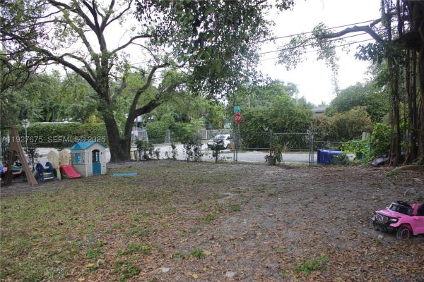 Dixie Highway, 5575 NE 3rd Ave, Miami, Florida 33137, image 2