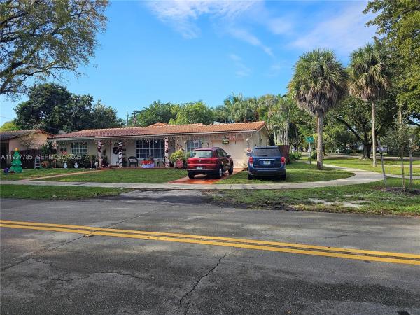 Miami Lakes Residential, 14420 Lake Childs Ct, Miami Lakes, Florida 33014, image 3