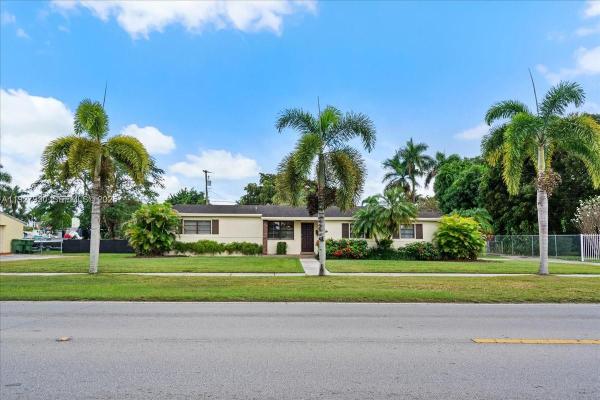 Ponce De Leon, 232 NW 15th St, Homestead, Florida 33030, image 2