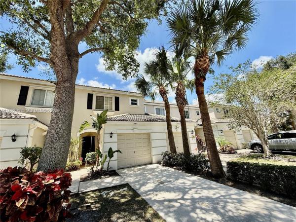 Palmbrooke Townhomes, 4855 Palmbrooke Cir, West Palm Beach, Florida 33417, image 2