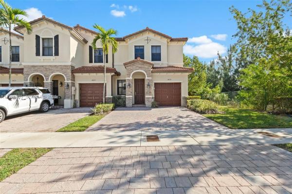 8615 NW 98th Ave, Doral, Florida 33178, image 1