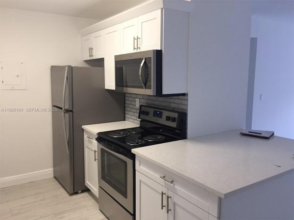 Spanish Trace, 10740 N Kendall Dr #L24, Kendall, Florida 33176, image 2