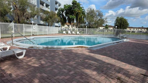 9375 Fontainebleau Blvd #L420, Miami, Florida 33172, image 1