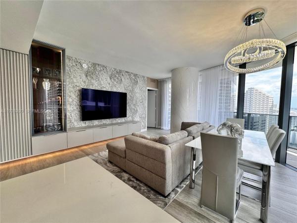 Brickell Heights East, 45 SW 9th St #2303, Miami, Florida 33130, image 1