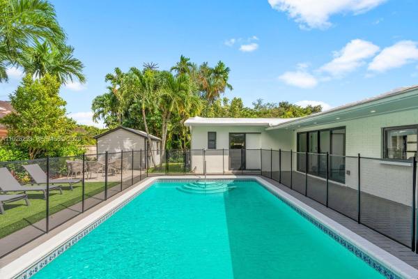 965 NE 171st St, Miami, Florida 33162, image 1