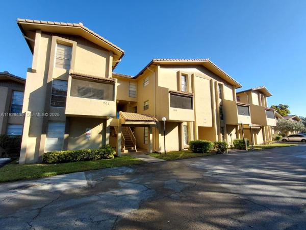 Palm Terrace, 11101 Royal Palm Blvd #208, Coral Springs, Florida 33065, image 2