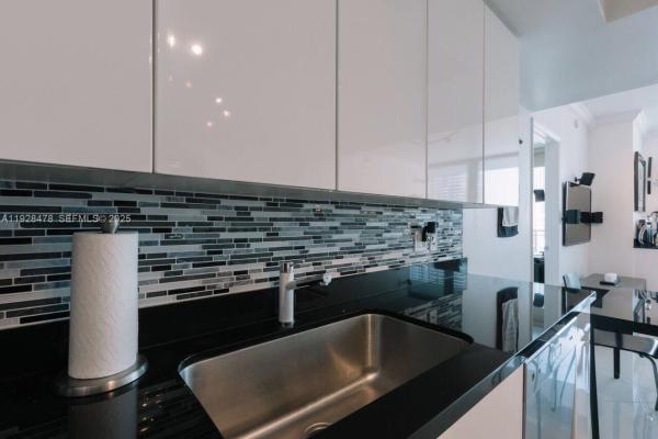 Mint At Riverfront, 92 SW 3rd St #1512, Miami, Florida 33130, image 2