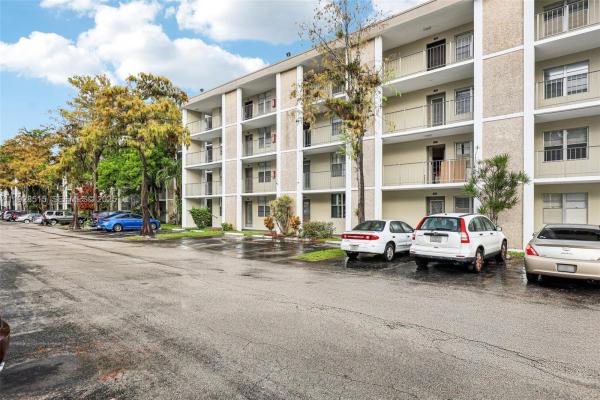 Cypress Chase, 2900 NW 48th Ter #115, Lauderdale Lakes, Florida 33313, image 1