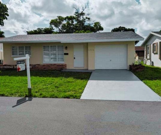 Mainlands Of Tamarac Lakes, 5709 NW 64th Way, Tamarac, Florida 33321, image 1