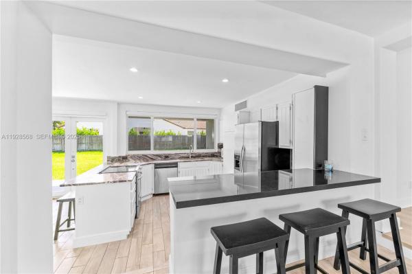 Palmetto Bay Residential, 8995 SW 158th St, Palmetto Bay, Florida 33157, image 2