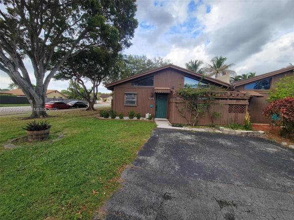 Pinetree Village, 11375 SW 112th Circle Ln S, Kendall, Florida 33176, image 3