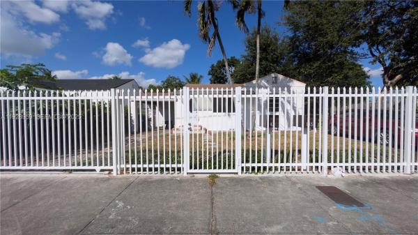 Evergreen Gardens, 1431 NW 26th St, Miami, Florida 33142, image 1