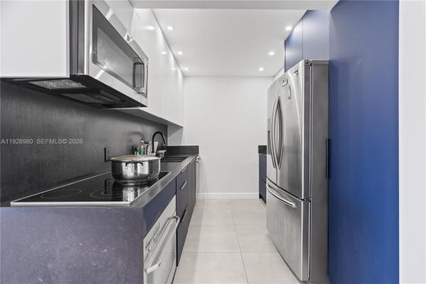 Coronado Tower 2, 20301 W Country Club Dr #722, Aventura, Florida 33180, image 2