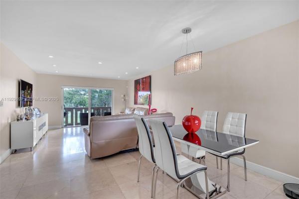 Villas Of Miami Lakes, 7430 Miami Lakes Dr #E-301, Miami Lakes, Florida 33014, image 2