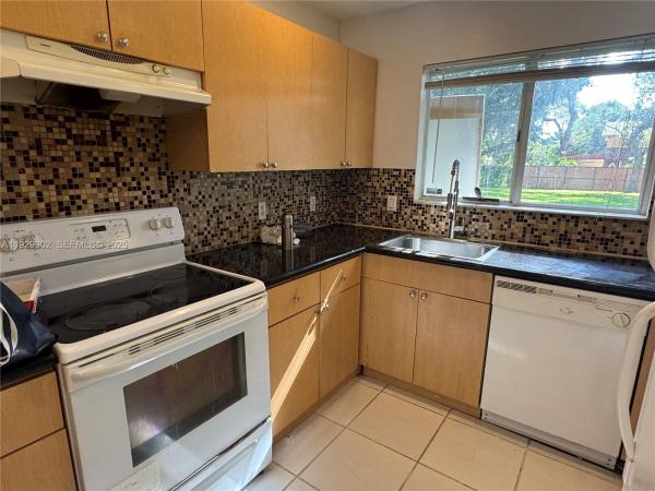 2520 NE 184th Ter #., North Miami Beach, Florida 33160, image 1