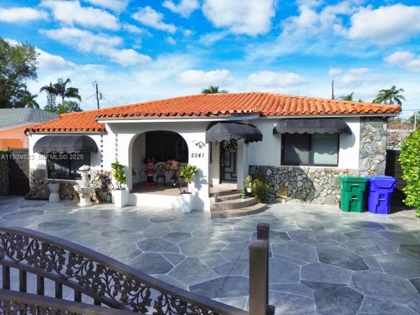 Silver Bluff Estates, 2241 SW 26th St, Miami, Florida 33133, image 1