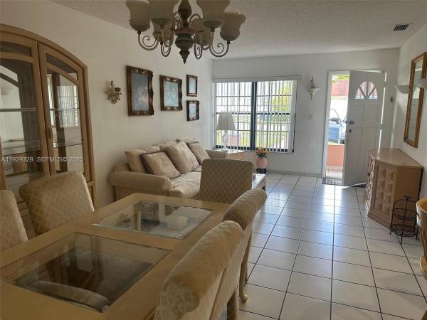Golf Villas, 8326 SW 10th Ter, Westchester, Florida 33144, image 3