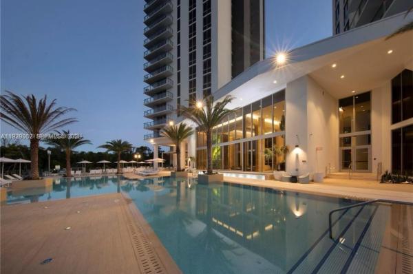 The Harbour North Tower, 16385 Biscayne Blvd #301, North Miami Beach, Florida 33160, image 1