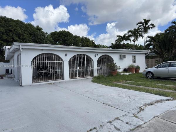 Miami Le Ah, 343 W 42nd St #A, Hialeah, Florida 33012, image 1
