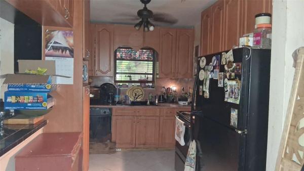 Panuleta Gardens, 750 NE 171st St, North Miami Beach, Florida 33162, image 3