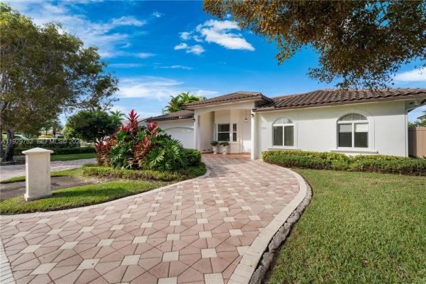Palmetto Bay Residential, 9221 SW 170th Ln, Palmetto Bay, Florida 33157, image 3