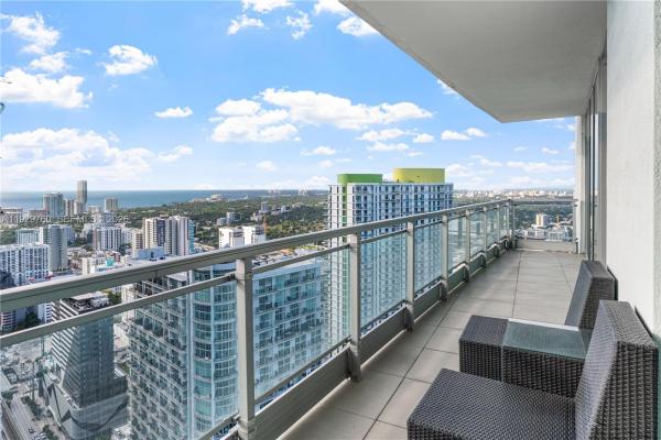Mint At Riverfront, 92 SW 3rd St #4704, Miami, Florida 33130, image 2