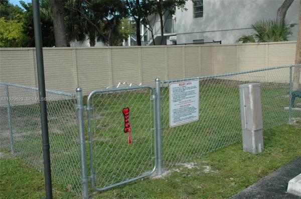 Beverly Hills, 5300 Washington St #119F, Hollywood, Florida 33021, image 2