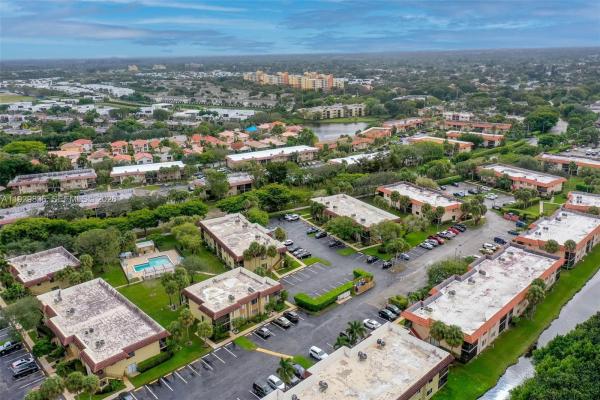 Racquet Club At Bonaventure, 325 Lakeview Dr #102, Weston, Florida 33326, image 1