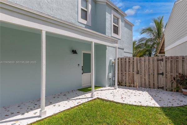 Villas Of Deerwood, Three Lakes, Florida 33186, image 2
