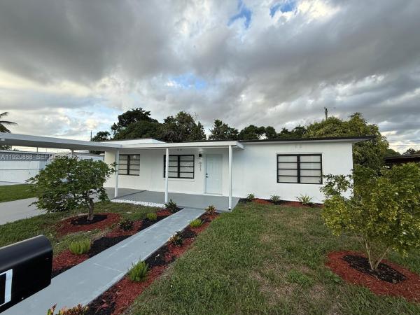 Sun Tan Village, 621 E 13th St, Hialeah, Florida 33010, image 2