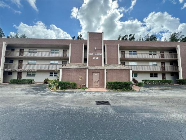 Nova Gardens, 7060 Nova Dr #306C, Davie, Florida 33317, image 1